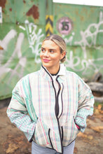 Lade das Bild in den Galerie-Viewer, Kurze Kantha-Jacke