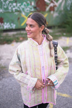 Lade das Bild in den Galerie-Viewer, Lange Kantha-Jacke