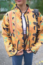 Lade das Bild in den Galerie-Viewer, Kurze Kantha-Jacke