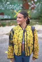 Lade das Bild in den Galerie-Viewer, Kurze Kantha-Jacke