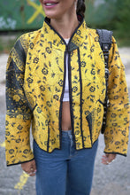 Lade das Bild in den Galerie-Viewer, Kurze Kantha-Jacke