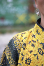Lade das Bild in den Galerie-Viewer, Kurze Kantha-Jacke