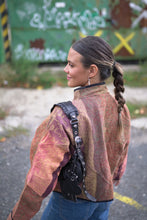 Lade das Bild in den Galerie-Viewer, Kurze Kantha-Jacke