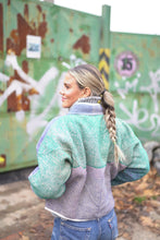 Lade das Bild in den Galerie-Viewer, Kurze Kantha-Jacke