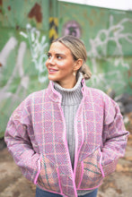 Lade das Bild in den Galerie-Viewer, Kurze Kantha-Jacke