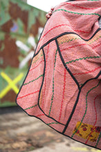 Načíst obrázek do prohlížeče Galerie, Bunda Kantha Long