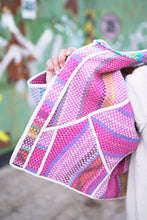 Lade das Bild in den Galerie-Viewer, Kurze Kantha-Jacke