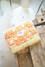 Načíst obrázek do prohlížeče Galerie, Kantha Laptop obal MacBook Air / Pro 13" - 14"