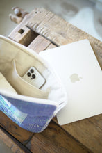 Načíst obrázek do prohlížeče Galerie, Kantha Laptop obal MacBook Air / Pro 13" - 14"