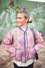 Lade das Bild in den Galerie-Viewer, Kurze Kantha-Jacke