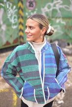 Lade das Bild in den Galerie-Viewer, Kurze Kantha-Jacke