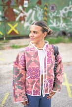 Lade das Bild in den Galerie-Viewer, Kurze Kantha-Jacke