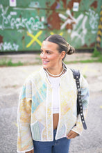 Lade das Bild in den Galerie-Viewer, Kurze Kantha-Jacke