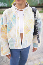 Lade das Bild in den Galerie-Viewer, Kurze Kantha-Jacke