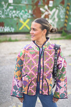 Lade das Bild in den Galerie-Viewer, Kurze Kantha-Jacke