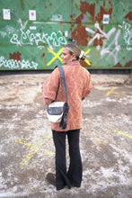 Načíst obrázek do prohlížeče Galerie, Bunda Kantha Long