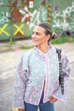 Lade das Bild in den Galerie-Viewer, Kurze Kantha-Jacke