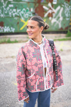 Lade das Bild in den Galerie-Viewer, Kurze Kantha-Jacke