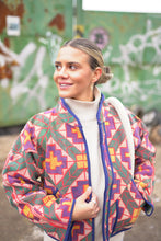 Načíst obrázek do prohlížeče Galerie, Bunda Kantha Short