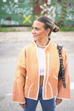 Lade das Bild in den Galerie-Viewer, Kurze Kantha-Jacke