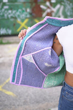 Lade das Bild in den Galerie-Viewer, Kurze Kantha-Jacke