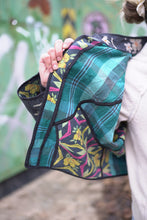 Načíst obrázek do prohlížeče Galerie, Bunda Kantha Short