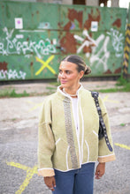 Lade das Bild in den Galerie-Viewer, Kurze Kantha-Jacke