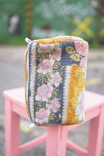 Lade das Bild in den Galerie-Viewer, Krishna-Tasche