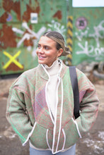 Načíst obrázek do prohlížeče Galerie, Bunda Kantha Short