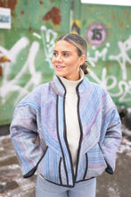 Lade das Bild in den Galerie-Viewer, Kurze Kantha-Jacke