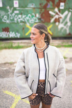 Načíst obrázek do prohlížeče Galerie, Bunda Kantha Short