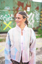 Lade das Bild in den Galerie-Viewer, Kurze Kantha-Jacke