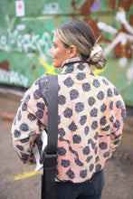 Načíst obrázek do prohlížeče Galerie, Bunda Kantha Short