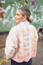 Načíst obrázek do prohlížeče Galerie, Bunda Kantha Short