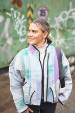 Lade das Bild in den Galerie-Viewer, Kurze Kantha-Jacke