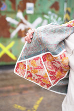 Lade das Bild in den Galerie-Viewer, Kurze Kantha-Jacke