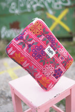Načíst obrázek do prohlížeče Galerie, Kantha Laptop obal MacBook Air / Pro 13" - 14"
