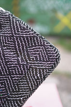 Načíst obrázek do prohlížeče Galerie, Kantha Laptop obal MacBook Air / Pro 13" - 14"
