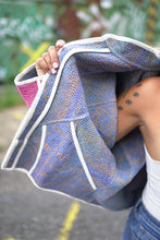 Lade das Bild in den Galerie-Viewer, Kurze Kantha-Jacke

