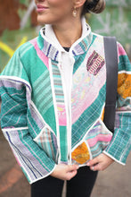 Lade das Bild in den Galerie-Viewer, Kurze Kantha-Jacke
