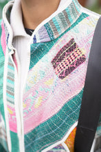 Lade das Bild in den Galerie-Viewer, Kurze Kantha-Jacke
