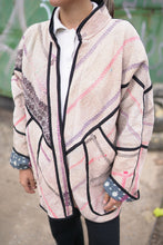 Lade das Bild in den Galerie-Viewer, Lange Kantha-Jacke
