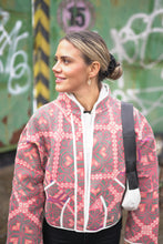 Načíst obrázek do prohlížeče Galerie, Bunda Kantha Short
