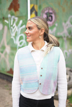 Lade das Bild in den Galerie-Viewer, Kantha Bae Weste
