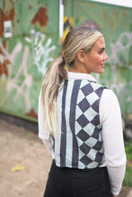 Lade das Bild in den Galerie-Viewer, Kantha Bae Weste
