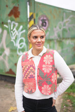Lade das Bild in den Galerie-Viewer, Kantha Bae Weste
