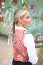 Lade das Bild in den Galerie-Viewer, Kantha Bae Weste
