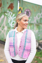 Lade das Bild in den Galerie-Viewer, Kantha Bae Weste
