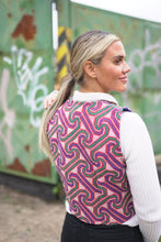 Lade das Bild in den Galerie-Viewer, Kantha Bae Weste
