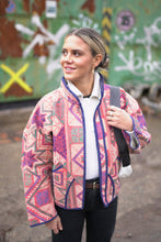 Lade das Bild in den Galerie-Viewer, Kurze Kantha-Jacke
